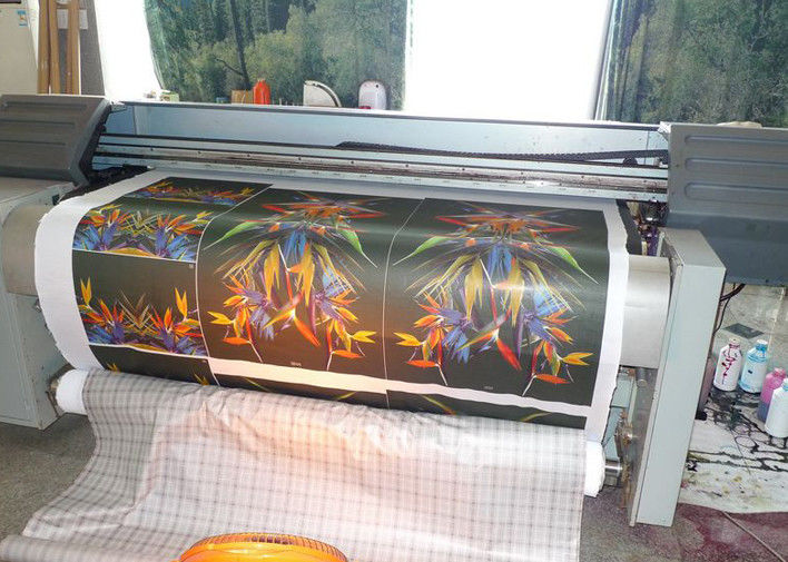 Apparecchiature di stampa del tessuto di Digital, larghezza di stampa della stampante a getto di inchiostro 1800mm della cinghia del tessuto